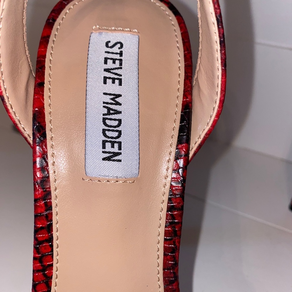 Steve Madden Snake skin heels - Picture 2 of 7